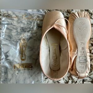 Freed of London 3.5 XXX DV Wing Pointe Shoes